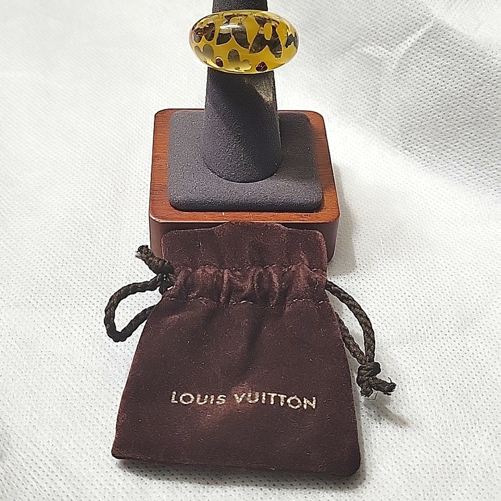 LOUIS VUITTON RESIN INCLUSION RING EUC
